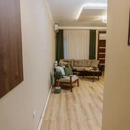 Vively Lux - & Spacious With Balcony And Free Wifi