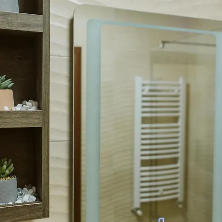 Vively Lux - & Spacious With Balcony And Free Wifi *