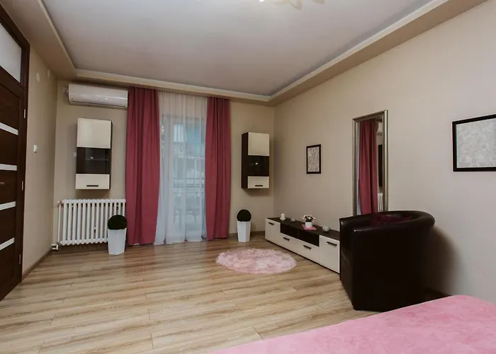 Vively Lux - & Spacious With Balcony And Free Wifi * سوبوتيتْسا