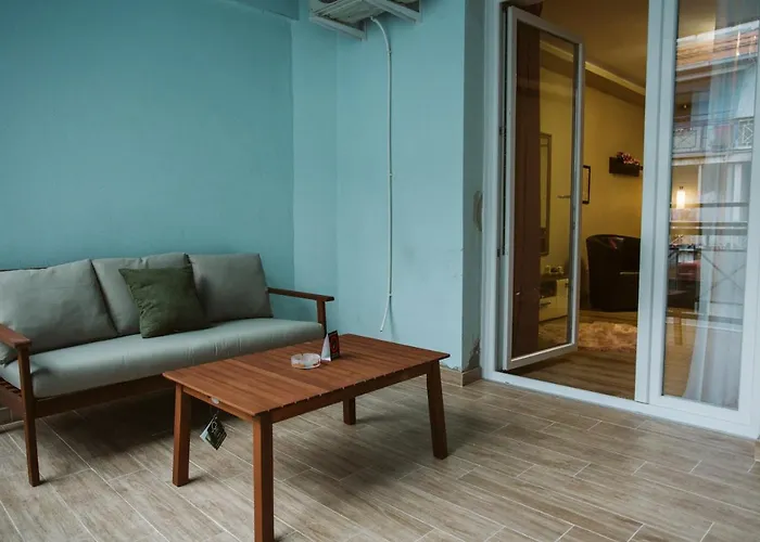 Vively Lux - & Spacious With Balcony And Free Wifi شقة *